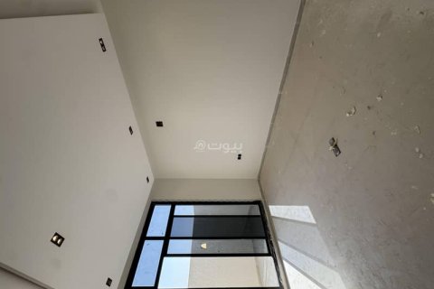 4 bedrooms Villa in Riyadh, Saudi Arabia No. 69182 25