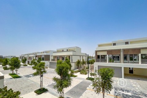 Villa de 4 dormitorios en Dubai, UAE No. 103596 16
