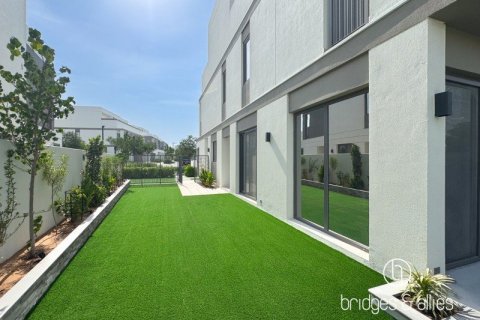 Villa de 4 dormitorios en Dubai, UAE No. 103593 6
