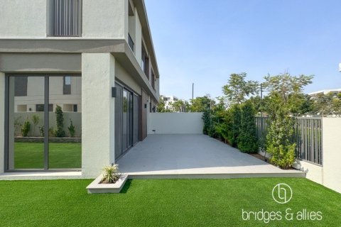 Villa de 4 dormitorios en Dubai, UAE No. 103593 5