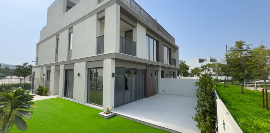 Villa de 4 dormitorios en Dubai, UAE No. 103593
