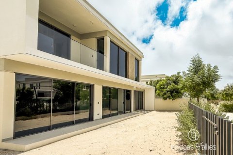 Villa de 4 dormitorios en Dubai, UAE No. 103592 9