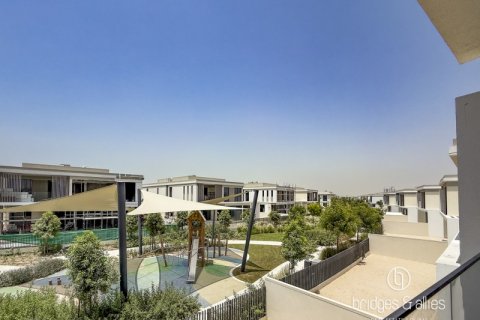 Villa de 4 dormitorios en Dubai, UAE No. 103592 10