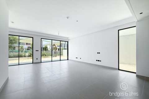 Villa de 4 dormitorios en Dubai, UAE No. 103592 3