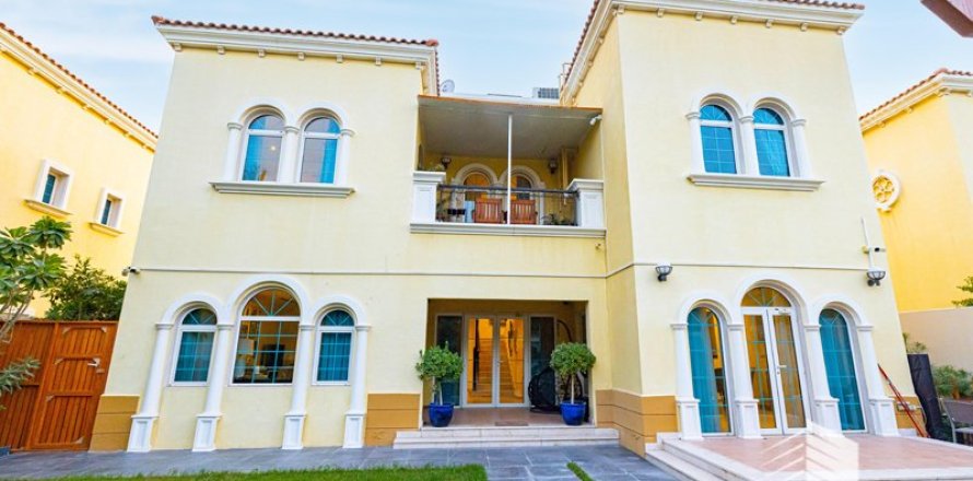 3 غرف نوم فيلا في Legacy, الإمارات العربية المتحدة رقم 10586