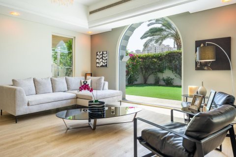 Villa de 5 chambres à Dubai Sports City, UAE No. 101585 2