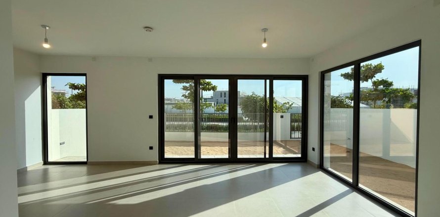 Villa de 4 dormitorios en Aura, UAE No. 101584