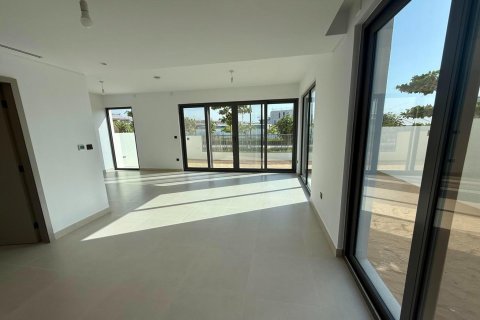 Villa de 4 dormitorios en Aura, UAE No. 101584 3