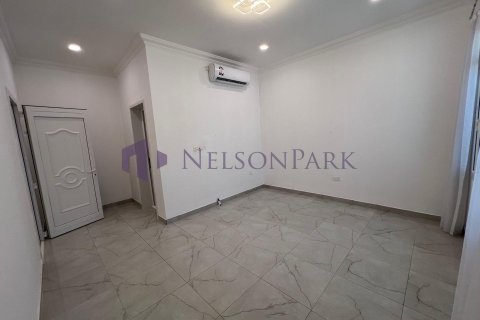 5 bedrooms Villa in Doha, Qatar No. 57892 6