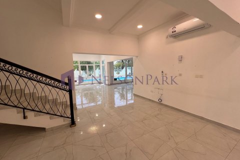 5 bedrooms Villa in Doha, Qatar No. 57892 19