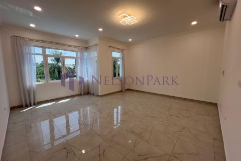 5 bedrooms Villa in Doha, Qatar No. 57892 8