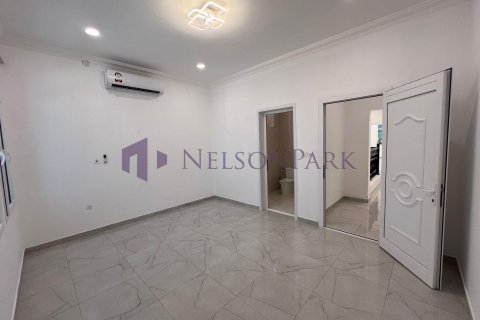 5 bedrooms Villa in Doha, Qatar No. 57892 4