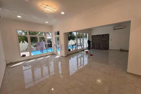5 bedrooms Villa in Doha, Qatar No. 57892 17