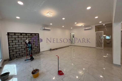5 bedrooms Villa in Doha, Qatar No. 57892 16