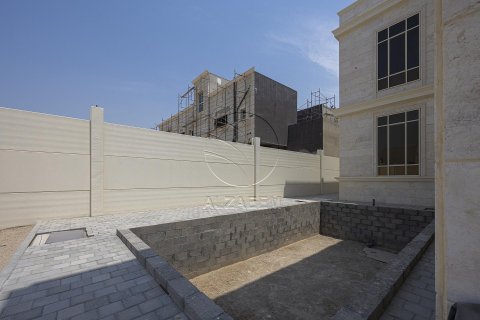 9 bedrooms Villa in Shakhbout City, UAE No. 90660 6