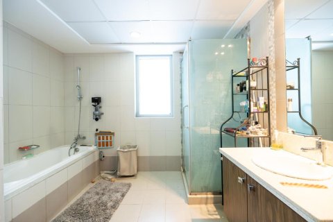 Apartment de 3 dormitorios en Executive Towers, UAE No. 91701 6