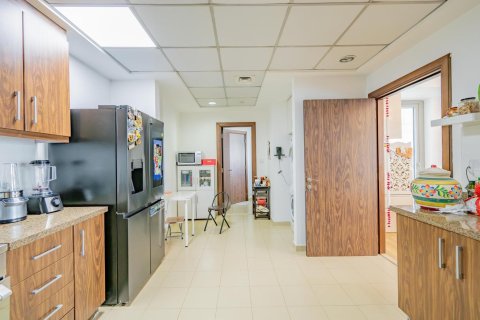 Apartment de 3 dormitorios en Executive Towers, UAE No. 91701 15