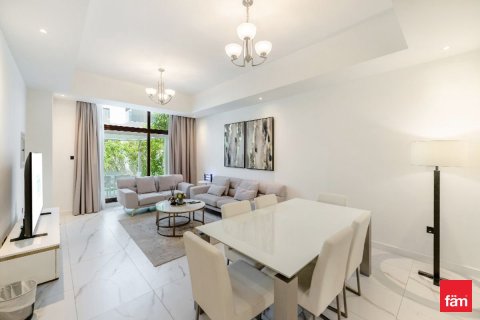 Villa de 4 dormitorios en Dubai, UAE No. 102557 3