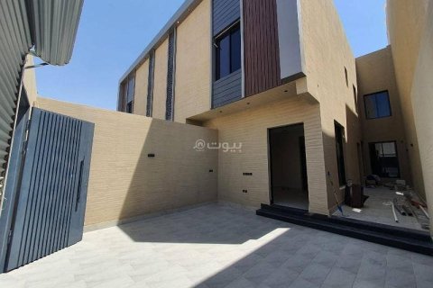 Квартира с 3 спальнями в Эр-Рияд, Саудовская Аравия №60539 1