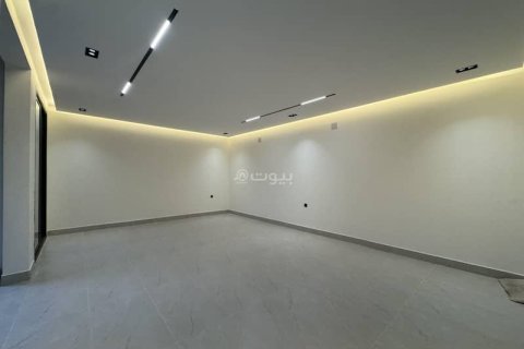Villa de 4 dormitorios en Riyadh, Saudi Arabia No. 69186 7