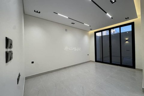 Villa de 4 dormitorios en Riyadh, Saudi Arabia No. 69186 10