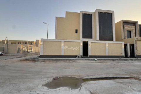 Villa de 4 dormitorios en Riyadh, Saudi Arabia No. 69186 4