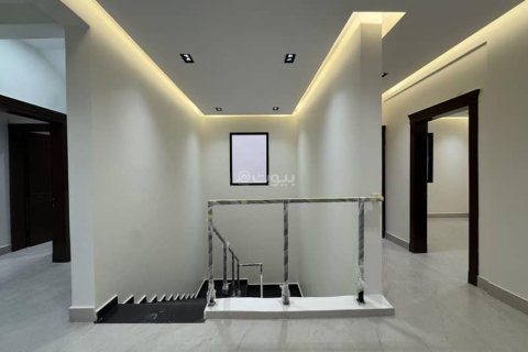 Villa de 4 dormitorios en Riyadh, Saudi Arabia No. 69186 22