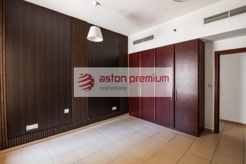 3 bedrooms Apartment  No. 106036 4