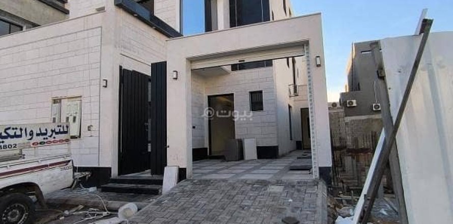Apartment de 3 dormitorios en Riyadh, Saudi Arabia No. 99553