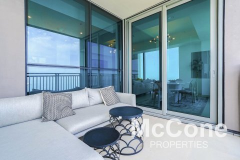 Apartment de 3 dormitorios en 5242, UAE No. 74794 26