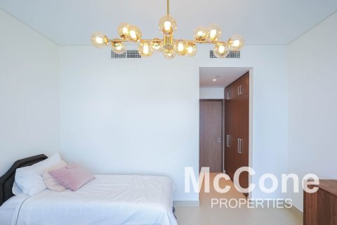 Apartment de 3 dormitorios en 5242, UAE No. 74794 16