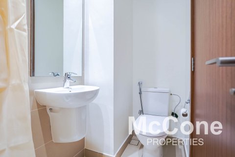 Apartment de 3 dormitorios en 5242, UAE No. 74794 22