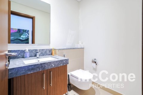 Apartment de 3 dormitorios en 5242, UAE No. 74794 20