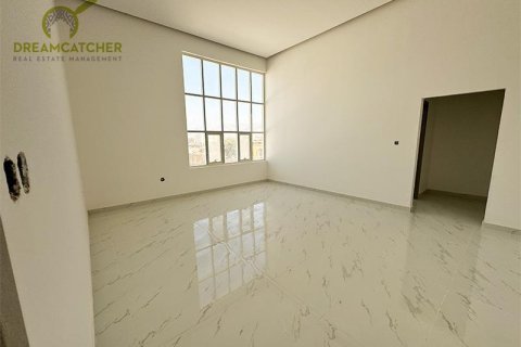 5 bedrooms Villa in Al Qusaidat, UAE No. 74808 18
