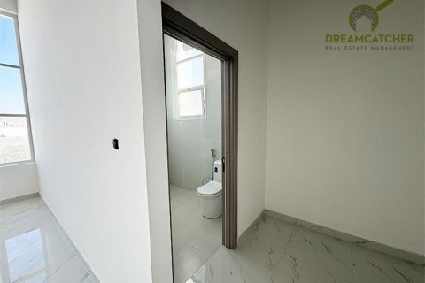 5 bedrooms Villa in Al Qusaidat, UAE No. 74808 11