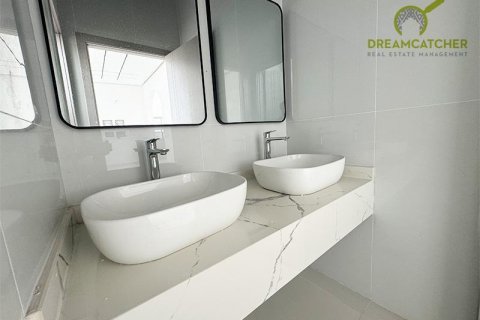 5 bedrooms Villa in Al Qusaidat, UAE No. 74808 23