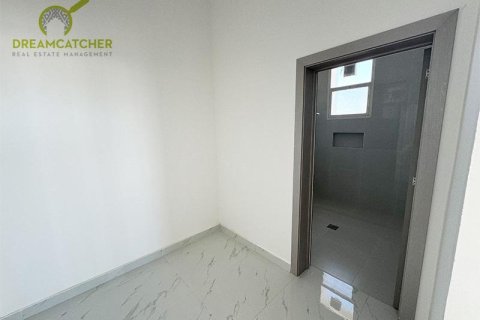 5 bedrooms Villa in Al Qusaidat, UAE No. 74808 17