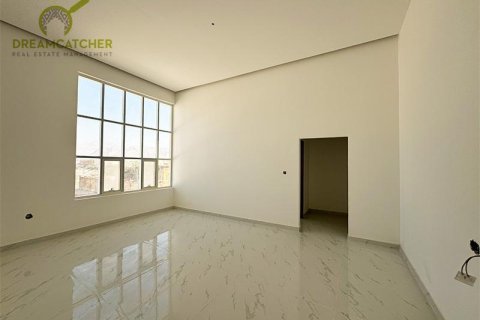 5 bedrooms Villa in Al Qusaidat, UAE No. 74808 20