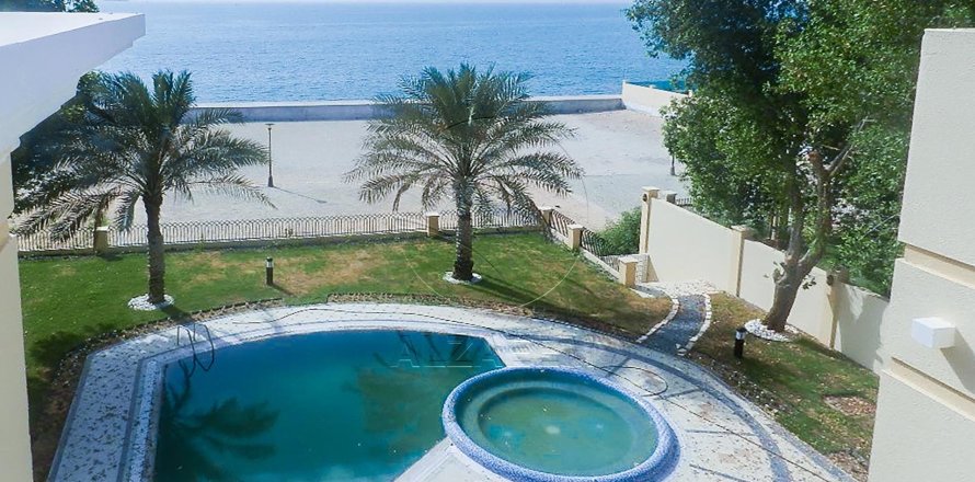 5 bedrooms Villa in Marina Village, UAE No. 91534
