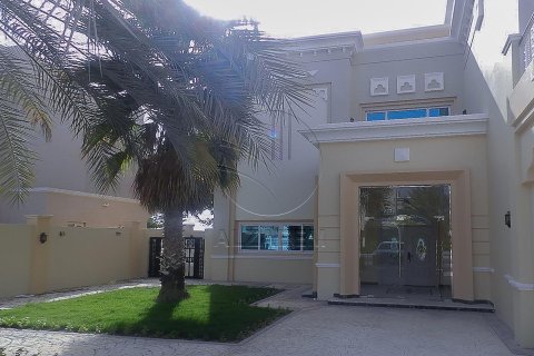 5 bedrooms Villa in Marina Village, UAE No. 91534 4