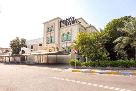 Villa de 8 dormitorios en Al Bateen, UAE No. 91523 2