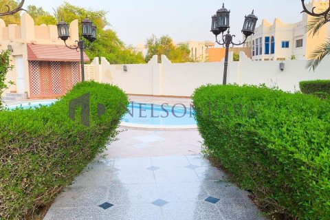 3 bedrooms Villa in Doha, Qatar No. 57761 8