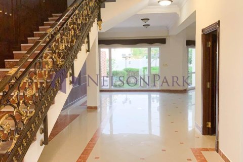 3 bedrooms Villa in Doha, Qatar No. 57761 4