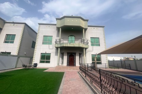 Villa de 4 dormitorios en Northern, Bahrain No. 107083 2