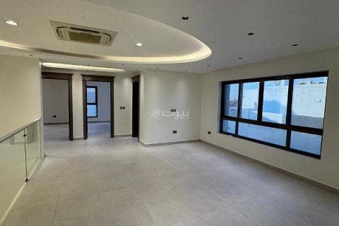 6 bedrooms Villa in Khobar, Saudi Arabia No. 60364 4
