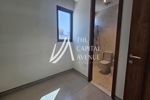 Villa de 4 dormitorios en Abu Dhabi, UAE No. 86556 16