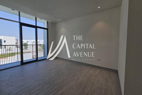 Villa de 4 dormitorios en Abu Dhabi, UAE No. 86556 11