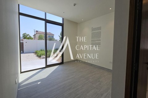 Villa de 4 dormitorios en Abu Dhabi, UAE No. 86556 19