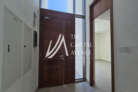 Villa de 4 dormitorios en Abu Dhabi, UAE No. 86556 7