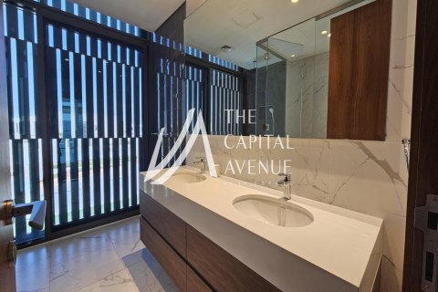 Villa de 4 dormitorios en Abu Dhabi, UAE No. 86556 22